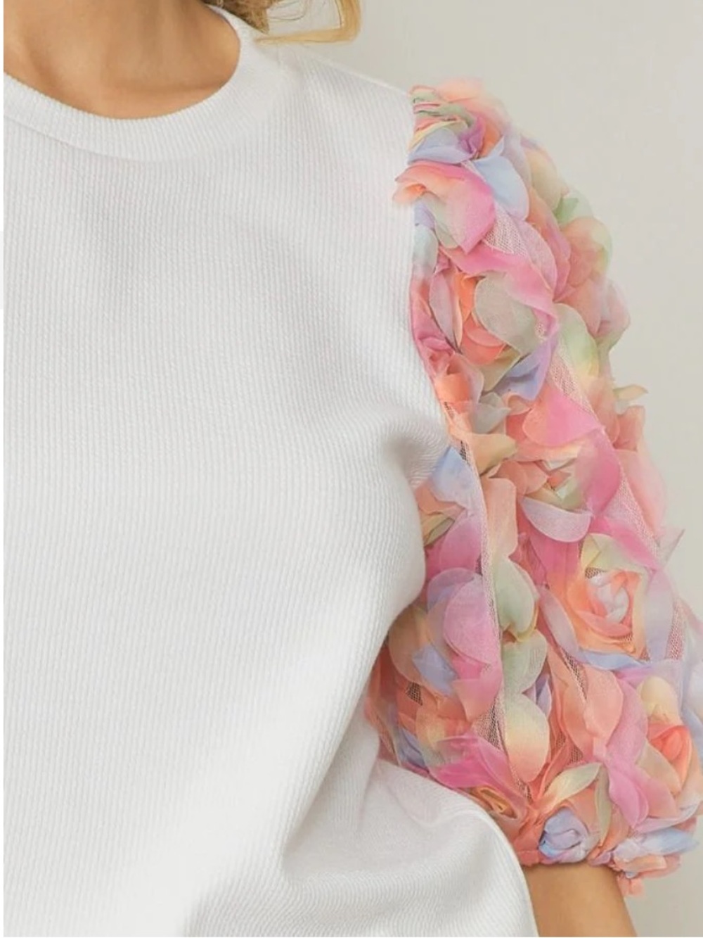 Entro 3D Floral Puff Sleeve Blouse - Picture 5 of 10